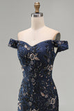 Vestido largo de madre de la novia de sirena azul marino con hombros largos y lentejuelas