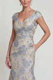 Vestido de madre de novia con cuello en V de sirena azul polvoriento