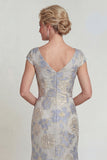 Vestido de madre de novia con cuello en V de sirena azul polvoriento