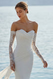Vestido de novia de encaje largo con sirenas de marfil y apliqueos
