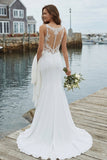 Vestido de novia de satén aplicado a sirenas de marfil con cola de corte