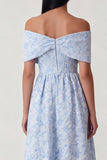 Corsé azul Jacquard de hombros descubiertos Un vestido midi de línea con volantes