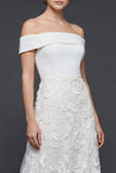 Vestido de novia largo de línea A blanco con hombros descubiertos