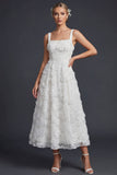 Vestido de novia largo de cuello cuadrado blanco con líneas A y flores 3D