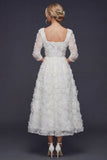 Vestido de novia largo de mangas 3/4 de línea blanca con flores 3D