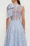Vestido midi rosa floral con arco y cuello redondo, bolsillos