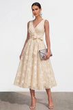 Vestido midi floral midi de escote en V lila con lazo