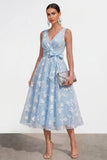 Vestido midi floral midi de escote en V lila con lazo