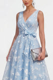 Vestido midi floral midi de escote en V lila con lazo
