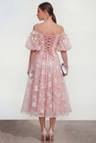 Vestido midi floral rosa A-line de hombros descubiertos con encaje en la espalda