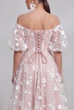 Vestido midi floral rosa A-line de hombros descubiertos con encaje en la espalda