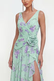 Vestido floral azul de chiffon A-line con abertura lateral fruncido y flor 3D