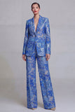 Trajes de baile de graduación florales de encaje azul oscuro, de dos piezas, solapa muescada y pecho simple
