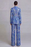 Trajes de baile de graduación florales de encaje azul oscuro, de dos piezas, solapa muescada y pecho simple
