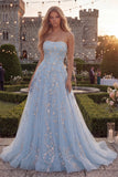 Vestido de baile largo de tul azul brillante sin tirantes con cuentas y apliques