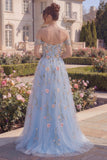 Vestido largo de graduación de tul azul con línea A y hombros descubiertos, corsé floral con aplicaciones y flores 3D