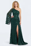 Vestido largo de Madre de la Novia de encaje verde oscuro de un hombro con mangas