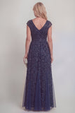 Lentejuelas florales de encaje azul marino Un vestido largo de madre de la novia con escote en V y mangas