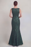 Vestido largo de sirena con cuello barco y sirena verde oscuro con abertura