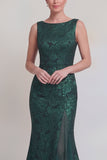 Vestido largo de sirena con cuello barco y sirena verde oscuro con abertura