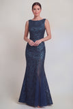 Vestido largo de sirena con cuello barco y sirena verde oscuro con abertura