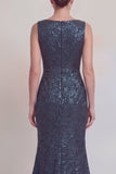 Vestido largo de sirena con cuello barco y sirena verde oscuro con abertura