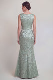Vestido largo de sirena con cuello barco y sirena verde oscuro con abertura