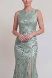 Vestido largo de sirena con cuello barco y sirena verde oscuro con abertura