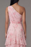 Vestido largo de invitado de boda rosa de gasa rosa con estampado floral y estampado largo de un hombro