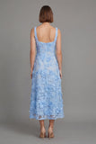 Vestido midi azul de cuello cuadrado floral con apliques