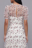 Vestido midi floral blanco rosa de tul en pico con escote en V y manga corta
