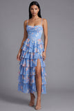 Corsé azul de funda, vestido midi de chiffon fruncido con estampado floral y abertura