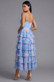 Corsé azul de funda, vestido midi de chiffon fruncido con estampado floral y abertura