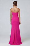 Vestido formal largo de sirena sin tirantes con tirantes en bloques de color fucsia y rojo
