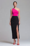 Vestido formal midi fucsia y negro de un solo hombro con abertura