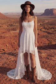 Vestido de novia bohemio alto y bajo de encierro floral con tirantes finos A