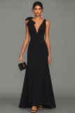 Vestido formal largo de escote en V con funda negra y lazo