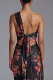 Vestido negro floral de funda estampado de un solo hombro