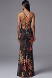 Vestido largo floral sirena con tirantes finos estampados y recortados en funda