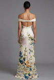 Vestido formal marfil con recortes descubiertos con estampado al hombro descubierto