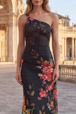Vestido negro sirena con recortes estampados de un solo hombro
