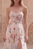 Vestido de graduación de fin de curso floral de marfil A Line Long sin tirantes con abertura
