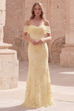 Vestido largo de graduación amarillo sirena al hombro descubierto con bordados florales
