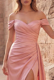 Vestido largo de graduación rosa de satén fruncido y largo de satén con abertura rosa en línea A