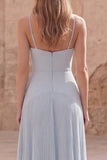 Vestido largo de graduación con tirantes finos azul cielo con tirantes finos