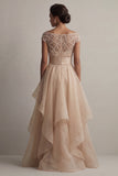 Vestido de madre de la novia color champán línea A con escote barco y lentejuelas
