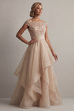Vestido de madre de la novia color champán línea A con escote barco y lentejuelas