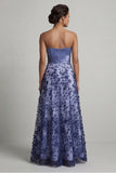 Vestido de madre de la novia floral azul marino sin tirantes A Line