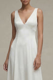Vestido largo de compromiso blanco de escote en V de satén A Line