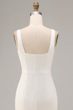 Vestido de compromiso midi blanco de cuello cuadrado y funda de satén